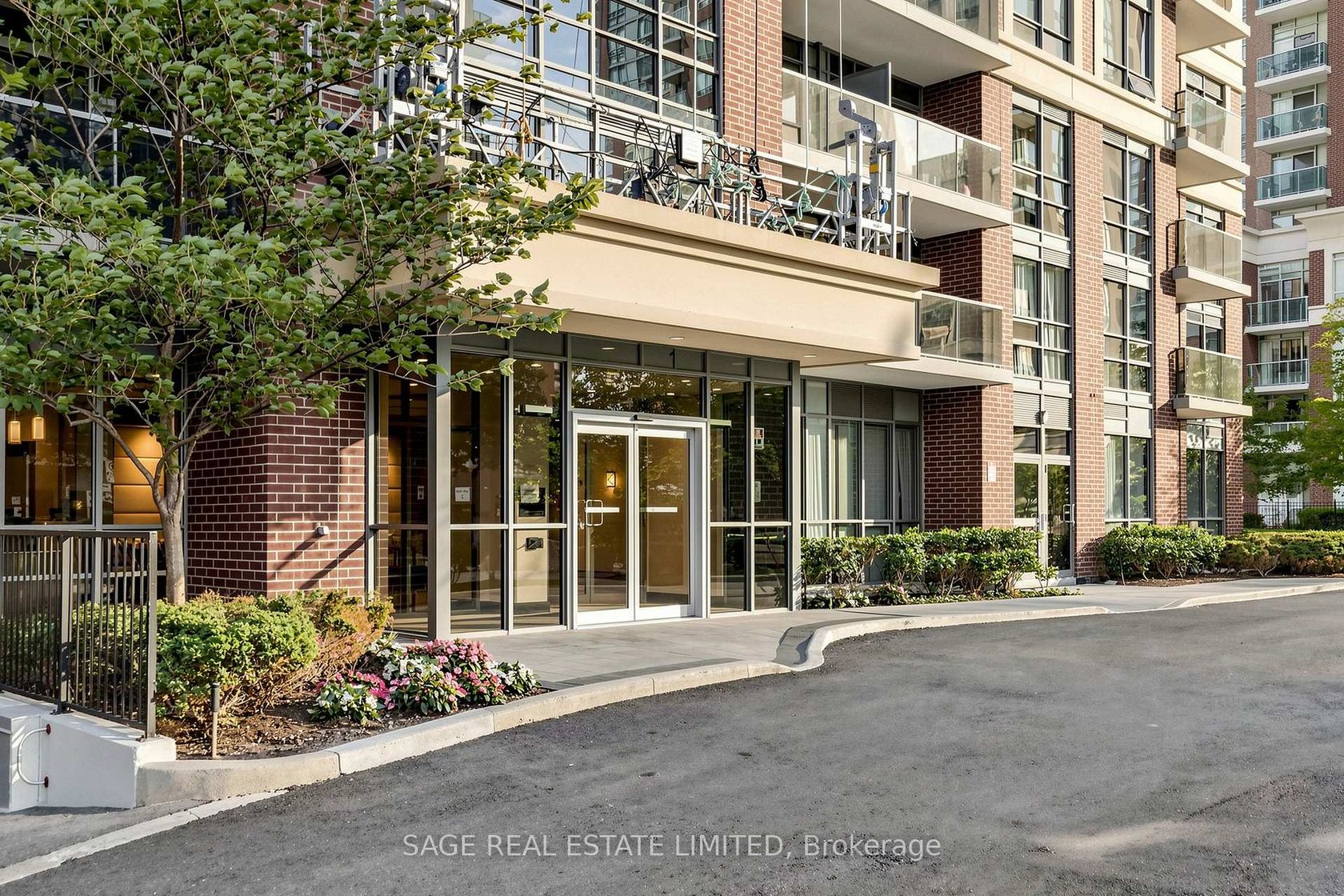 605 - 1 Michael Power Place, City Centre West, Toronto 
