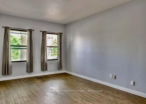 Photo 16 at 10-12 Snider Avenue, Belgravia, Toronto