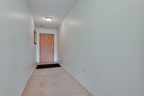 Photo 5 at 303 - 1 Quail Crescent, Ardagh, Barrie