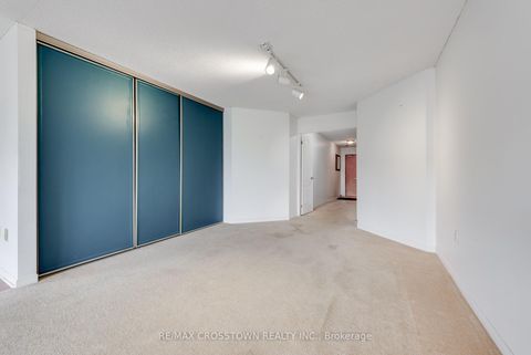 Photo 8 at 303 - 1 Quail Crescent, Ardagh, Barrie