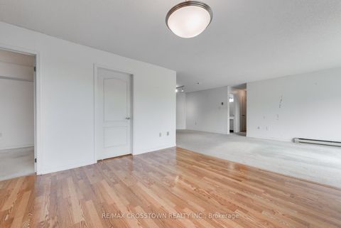 Photo 15 at 303 - 1 Quail Crescent, Ardagh, Barrie