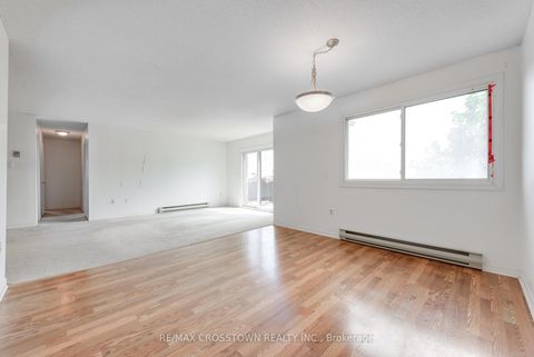 Photo 16 at 303 - 1 Quail Crescent, Ardagh, Barrie