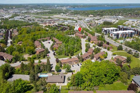 Photo 33 at 303 - 1 Quail Crescent, Ardagh, Barrie
