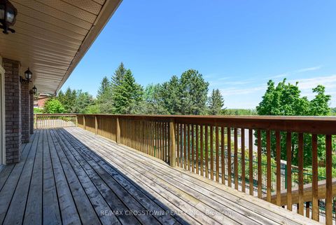 Photo 42 at 303 - 1 Quail Crescent, Ardagh, Barrie
