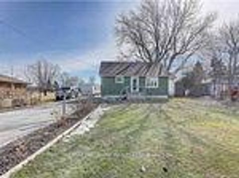 Photo 3 at 1527 Killarney Beach Road, Lefroy, Innisfil