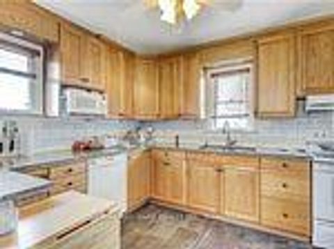 Photo 9 at 1527 Killarney Beach Road, Lefroy, Innisfil