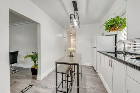 Photo 8 at 49 Montcalm Avenue, Belgravia, Toronto