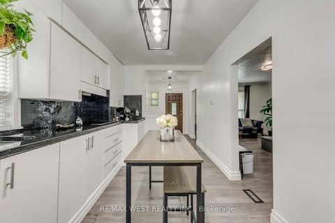 Photo 11 at 49 Montcalm Avenue, Belgravia, Toronto