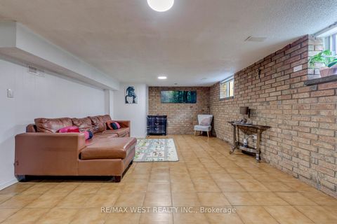 Photo 30 at 49 Montcalm Avenue, Belgravia, Toronto