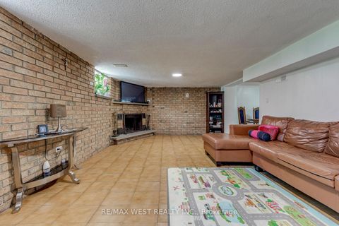 Photo 32 at 49 Montcalm Avenue, Belgravia, Toronto