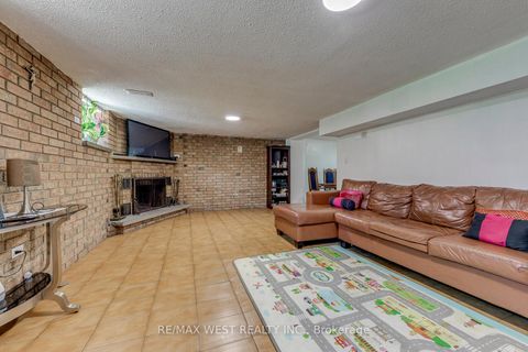 Photo 33 at 49 Montcalm Avenue, Belgravia, Toronto