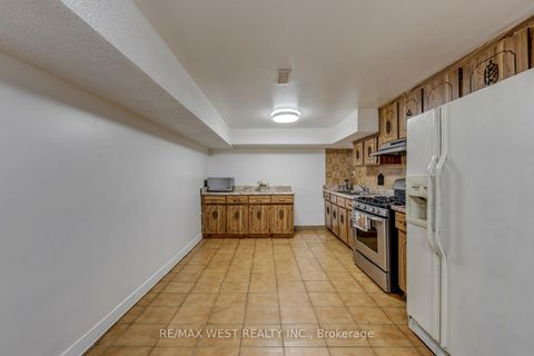 Photo 35 at 49 Montcalm Avenue, Belgravia, Toronto