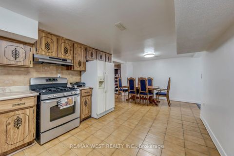 Photo 37 at 49 Montcalm Avenue, Belgravia, Toronto