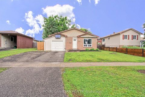 Photo 3 at 46 Austen Lane, Letitia Heights, Barrie
