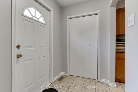 Photo 5 at 46 Austen Lane, Letitia Heights, Barrie