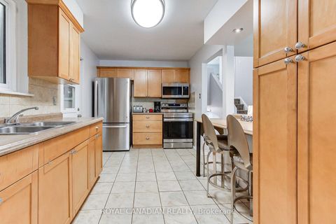 Photo 10 at 46 Austen Lane, Letitia Heights, Barrie