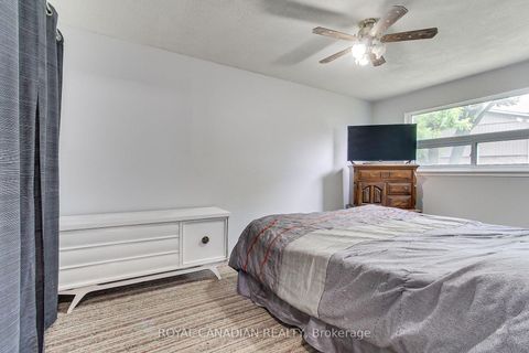 Photo 17 at 46 Austen Lane, Letitia Heights, Barrie
