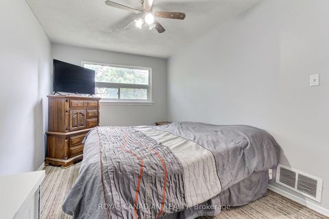 Photo 18 at 46 Austen Lane, Letitia Heights, Barrie