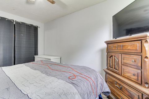 Photo 19 at 46 Austen Lane, Letitia Heights, Barrie