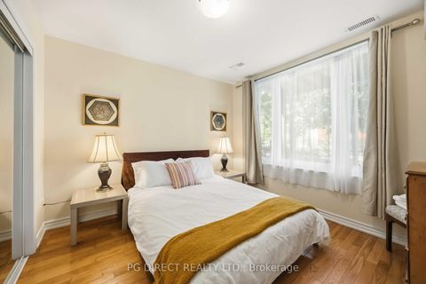 Photo 11 at 486 Montrose Avenue, Little Italy, Toronto
