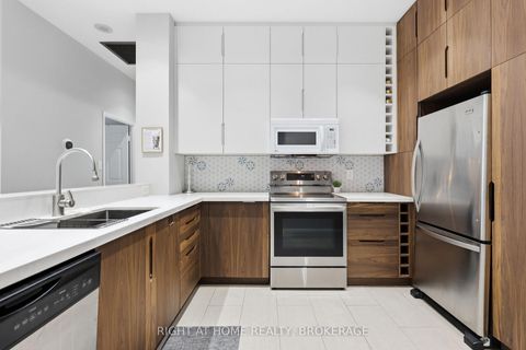 Photo 5 at 802 - 8 Wellesley Street E, Yonge Corridor, Toronto