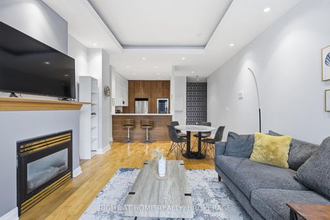 Photo 12 at 802 - 8 Wellesley Street E, Yonge Corridor, Toronto