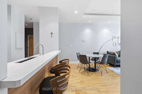 Photo 13 at 802 - 8 Wellesley Street E, Yonge Corridor, Toronto