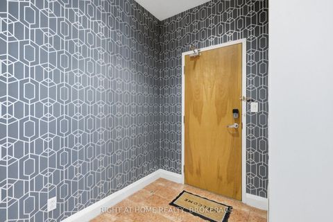 Photo 14 at 802 - 8 Wellesley Street E, Yonge Corridor, Toronto