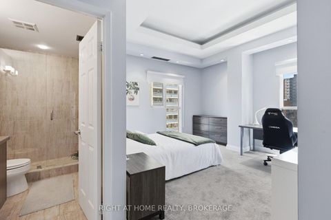Photo 15 at 802 - 8 Wellesley Street E, Yonge Corridor, Toronto