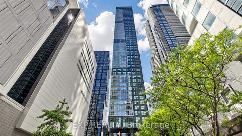 Photo 3 at 601 - 327 king Street W, Waterfront Communities C1, Toronto