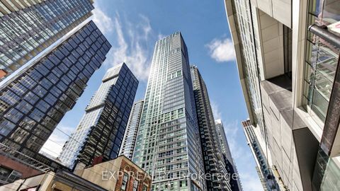 Photo 4 at 601 - 327 king Street W, Waterfront Communities C1, Toronto