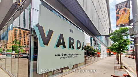 Photo 6 at 601 - 327 king Street W, Waterfront Communities C1, Toronto