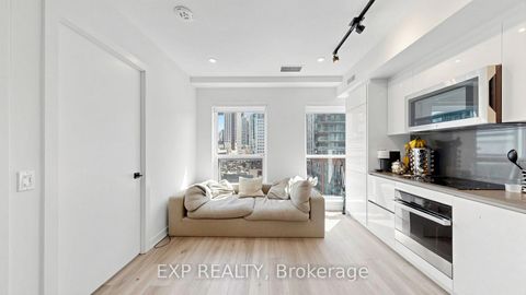 Photo 13 at 601 - 327 king Street W, Waterfront Communities C1, Toronto