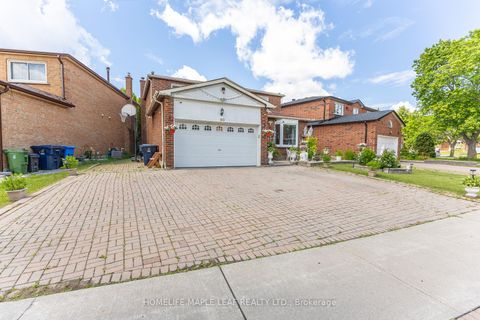 Photo 2 at 80 Whistling Hills Drive, Milliken, Toronto
