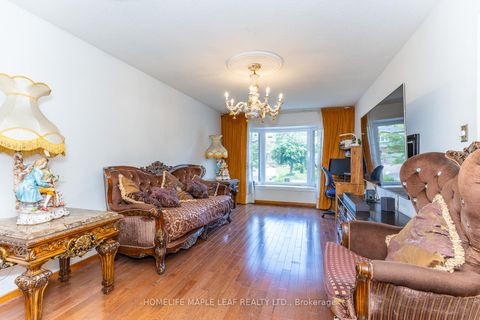 Photo 10 at 80 Whistling Hills Drive, Milliken, Toronto