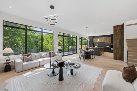 Photo 1 at 26 Hampshire Heights, City Centre West, Toronto