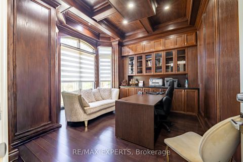 Photo 5 at 9 Calderon Crescent, Newtonbrook West, Toronto