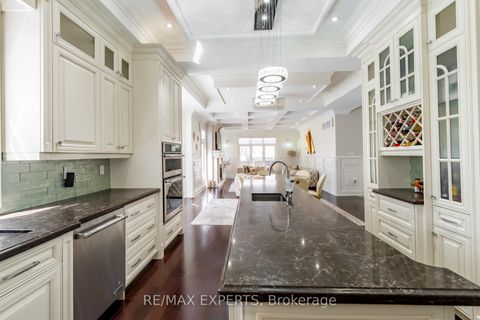 Photo 8 at 9 Calderon Crescent, Newtonbrook West, Toronto