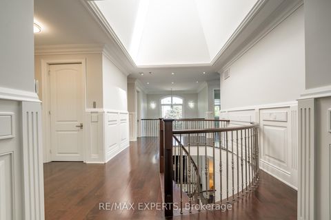 Photo 19 at 9 Calderon Crescent, Newtonbrook West, Toronto