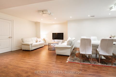 Photo 28 at 9 Calderon Crescent, Newtonbrook West, Toronto