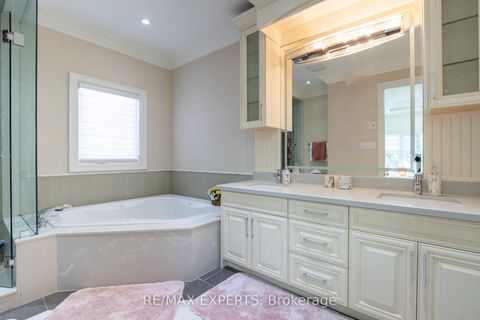 Photo 29 at 9 Calderon Crescent, Newtonbrook West, Toronto