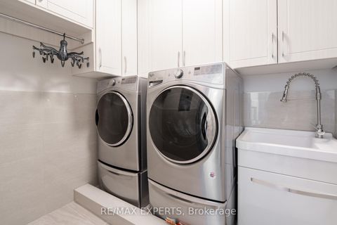 Photo 32 at 9 Calderon Crescent, Newtonbrook West, Toronto