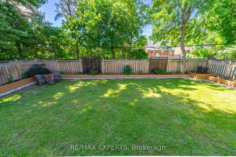 Photo 38 at 9 Calderon Crescent, Newtonbrook West, Toronto