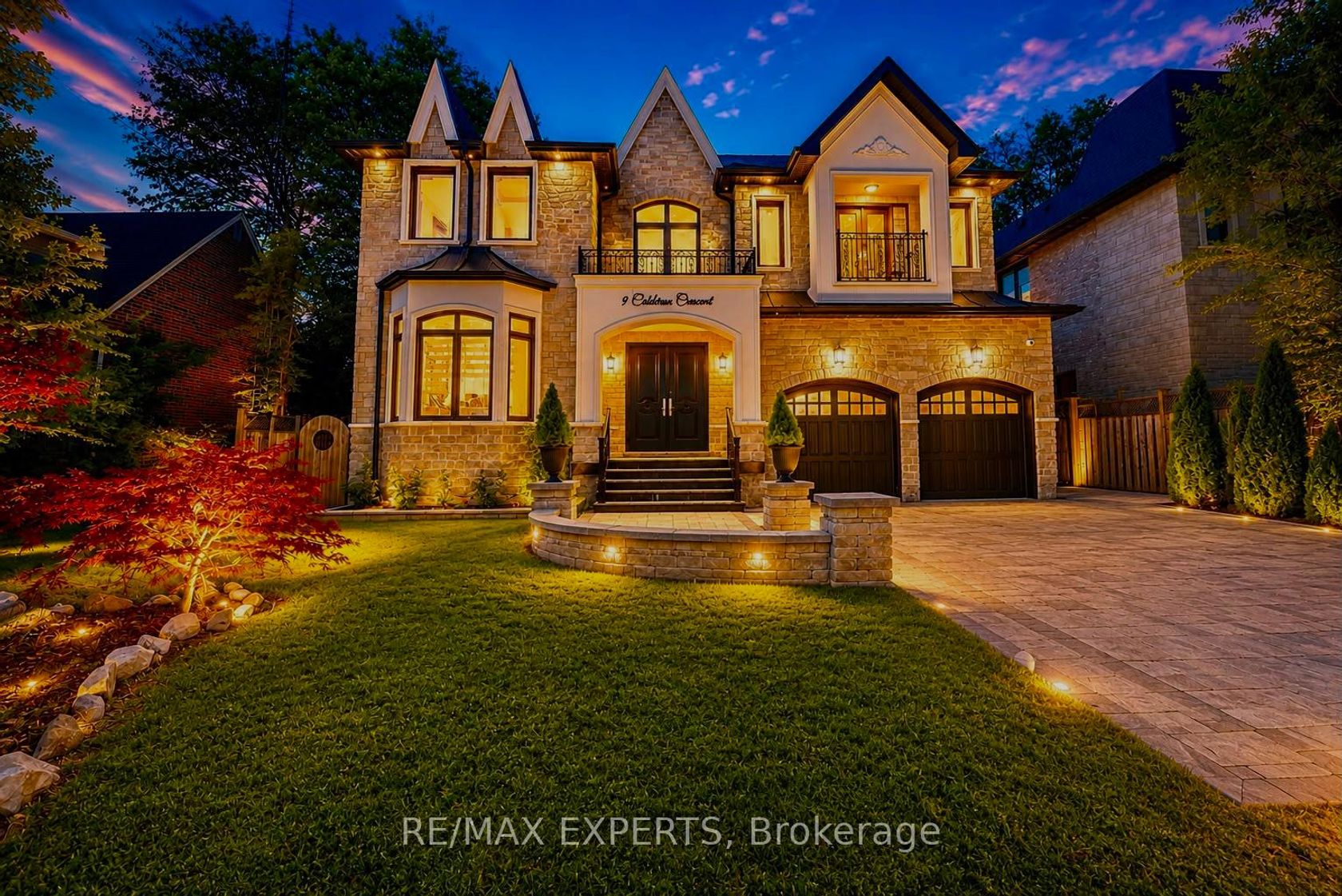 9 Calderon Crescent, Newtonbrook West, Toronto photo 5