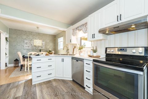 Photo 18 at 43 Colonial Avenue, Cliffcrest, Toronto