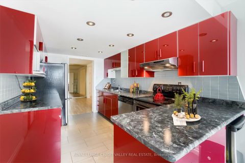 Photo 12 at 601 - 360 Bloor Street E, Moore Park, Toronto