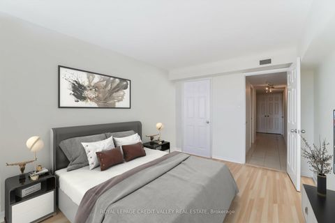 Photo 21 at 601 - 360 Bloor Street E, Moore Park, Toronto