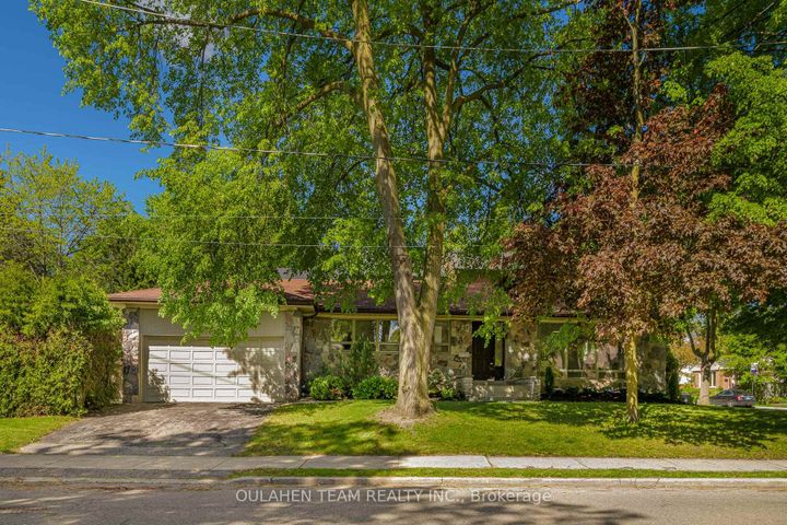 Photo 2 at 55 Foxwarren Drive, Bayview Village, Toronto