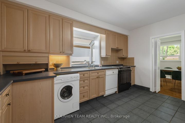 Photo 18 at 55 Foxwarren Drive, Bayview Village, Toronto