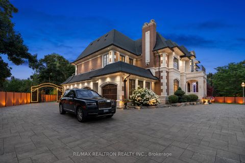 Photo 3 at 20 Bryson Drive, South Richvale, Richmond Hill
